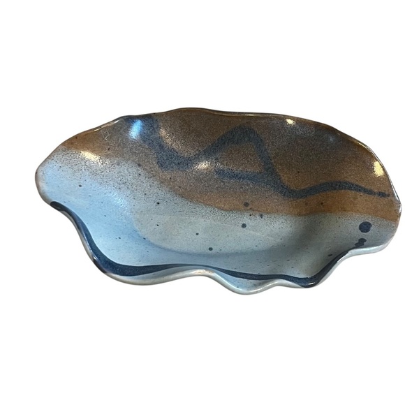 Palm's Up Blue Pottery Dish Trinket or Soap Dish Studio Pottery - Picture 8 of 8